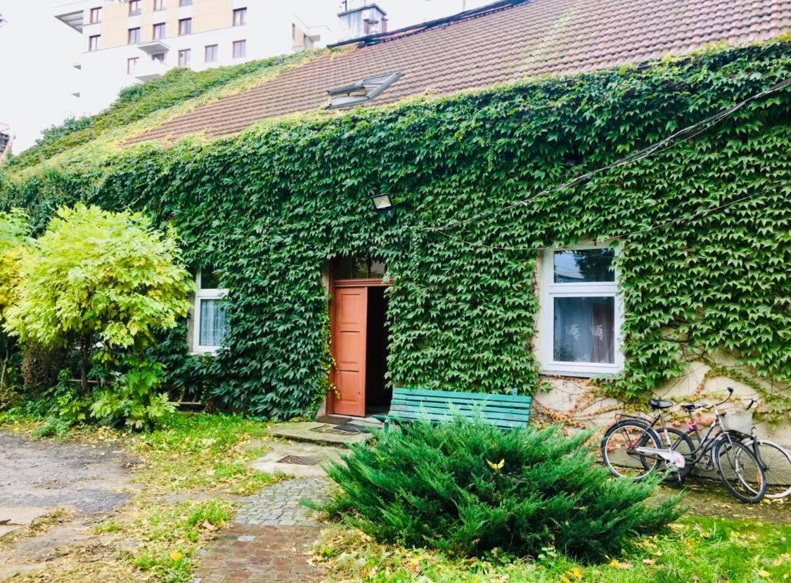 Apartment In Ivy Covered House, Near Old Town Cracóvia Exterior foto